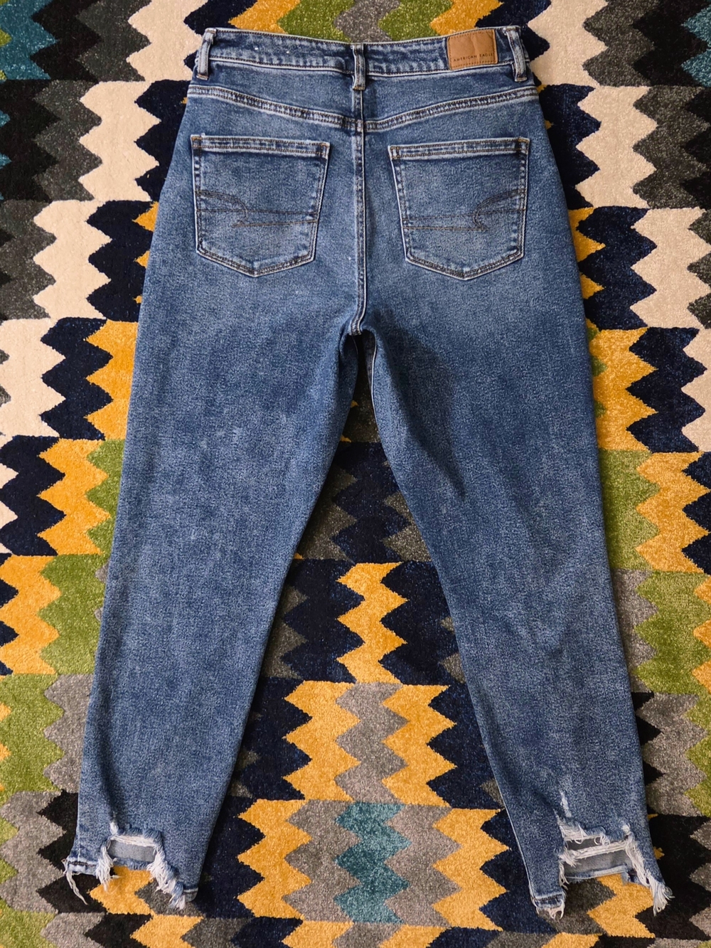 American Eagle Outfitters "Highest Rise Mom Jean"  Cropped Frayed Hem - Picture 4 of 10